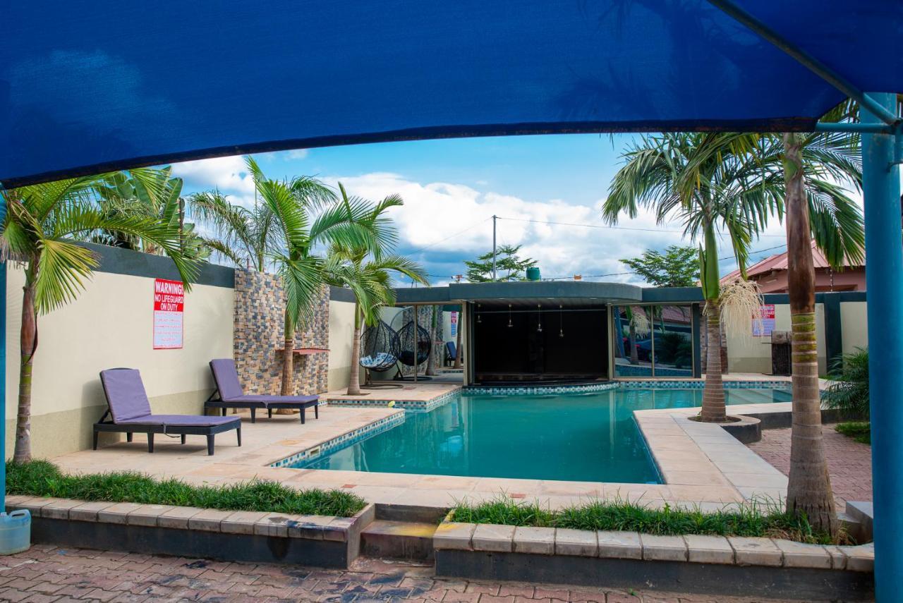 Emc Fully Furnished &Serviced Villas 4 Bedroom With Solar Power , Private Pool, Starlink Wifi ,Aircons & Dstv Lusaka Eksteriør bilde